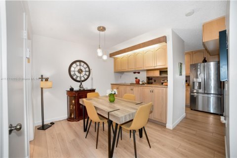 Townhouse in Davie, Florida 3 bedrooms, 138.24 sq.m. № 1695546 - photo 5