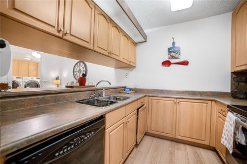 Townhouse in Davie, Florida 3 bedrooms, 138.24 sq.m. № 1695546 - photo 7