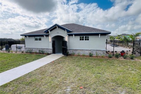 Villa ou maison à louer à Winter Haven, Floride: 4 chambres, 174.56 m2 № 2402990 - photo 9