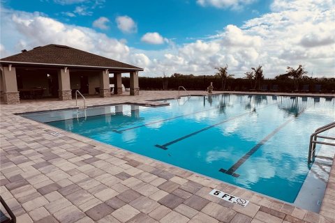 Villa ou maison à louer à Winter Haven, Floride: 4 chambres, 174.56 m2 № 2402990 - photo 5