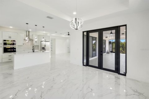 Casa en venta en Port Charlotte, Florida, 4 dormitorios, 215.35 m2 № 2201709 - foto 11