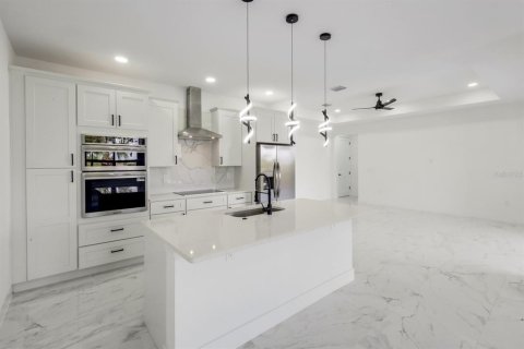 Casa en venta en Port Charlotte, Florida, 4 dormitorios, 215.35 m2 № 2201709 - foto 16