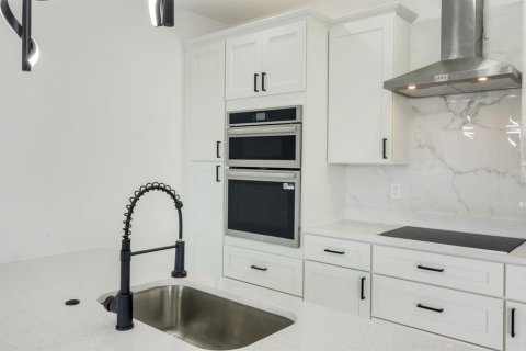 Casa en venta en Port Charlotte, Florida, 4 dormitorios, 215.35 m2 № 2201709 - foto 13