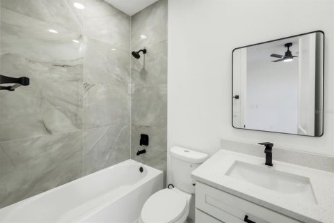 Casa en venta en Port Charlotte, Florida, 4 dormitorios, 215.35 m2 № 2201709 - foto 22