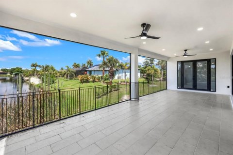 Casa en venta en Port Charlotte, Florida, 4 dormitorios, 215.35 m2 № 2201709 - foto 27
