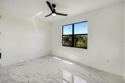 Casa en venta en Port Charlotte, Florida, 4 dormitorios, 215.35 m2 № 2201709 - foto 25