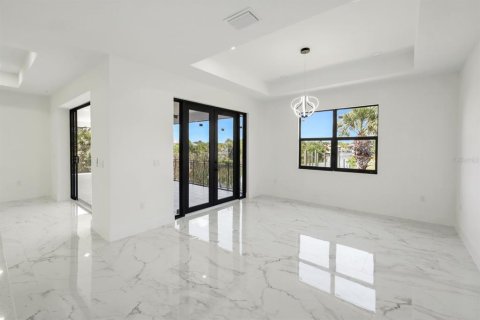 Casa en venta en Port Charlotte, Florida, 4 dormitorios, 215.35 m2 № 2201709 - foto 10