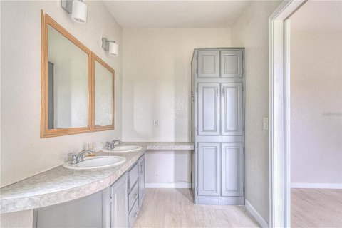 Apartamento en alquiler en Center Hill, Florida, 3 dormitorios, 161.28 m2 № 1915442 - foto 17