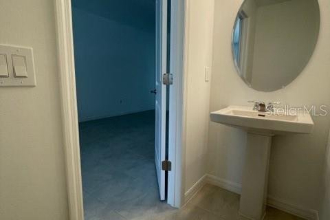 Townhouse in Kissimmee, Florida 2 bedrooms, 110.27 sq.m. № 2225910 - photo 7