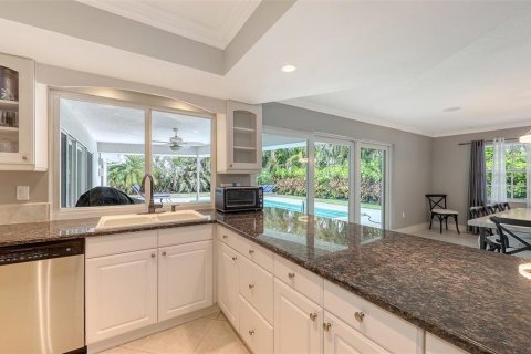 House in Sarasota, Florida 3 bedrooms, 204.38 sq.m. № 1717143 - photo 16