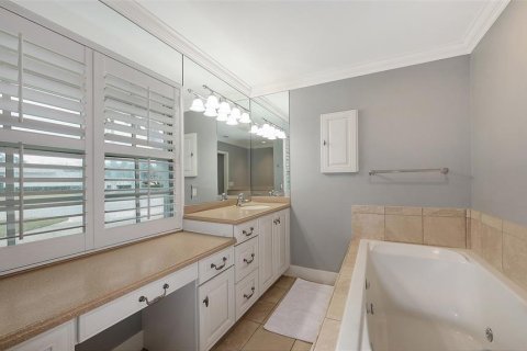 House in Sarasota, Florida 3 bedrooms, 204.38 sq.m. № 1717143 - photo 28