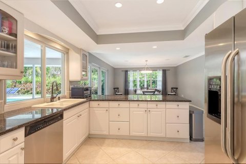 House in Sarasota, Florida 3 bedrooms, 204.38 sq.m. № 1717143 - photo 18
