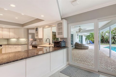 House in Sarasota, Florida 3 bedrooms, 204.38 sq.m. № 1717143 - photo 20