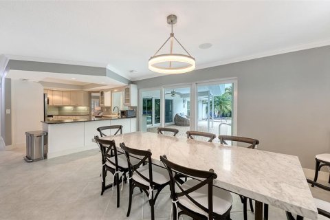 House in Sarasota, Florida 3 bedrooms, 204.38 sq.m. № 1717143 - photo 14