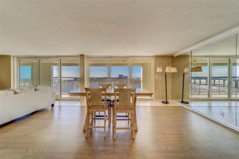 Condominio en alquiler en Clearwater, Florida, 4 dormitorios, 294.22 m2 № 2266602 - foto 6