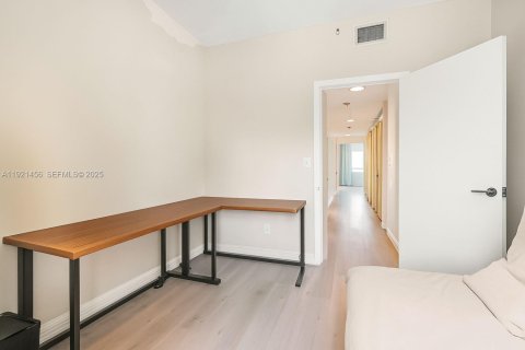 Снять в аренду кондоминиум в Санни-Айлс-Бич, Флорида 3 спальни, 220.18м2, № 1984106 - фото 30