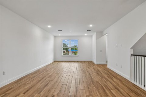 Townhouse in Oviedo, Florida 4 bedrooms, 188.13 sq.m. № 2092878 - photo 11