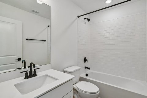 Townhouse in Oviedo, Florida 4 bedrooms, 188.13 sq.m. № 2092878 - photo 22