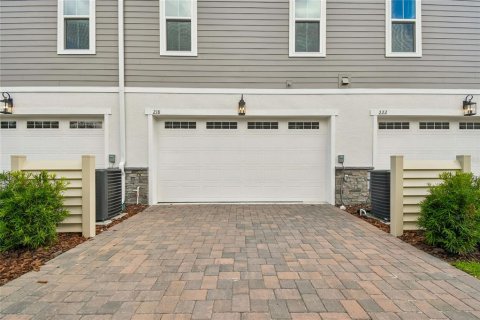 Townhouse in Oviedo, Florida 4 bedrooms, 188.13 sq.m. № 2092878 - photo 30