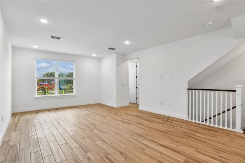 Townhouse in Oviedo, Florida 4 bedrooms, 188.13 sq.m. № 2092878 - photo 12