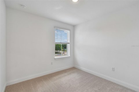 Townhouse in Oviedo, Florida 4 bedrooms, 188.13 sq.m. № 2092878 - photo 23