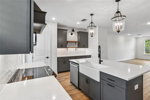Townhouse in Oviedo, Florida 4 bedrooms, 188.13 sq.m. № 2092878 - photo 5