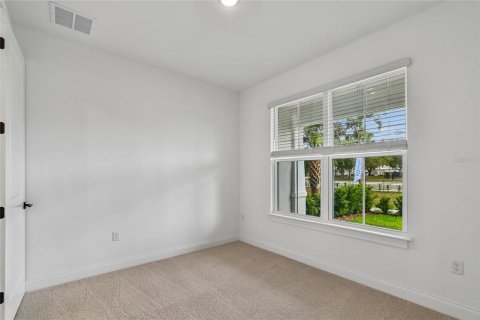 Townhouse in Oviedo, Florida 4 bedrooms, 188.13 sq.m. № 2092878 - photo 7