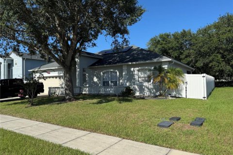 Villa ou maison à vendre à Kissimmee, Floride: 3 chambres, 172.33 m2 № 1803871 - photo 2