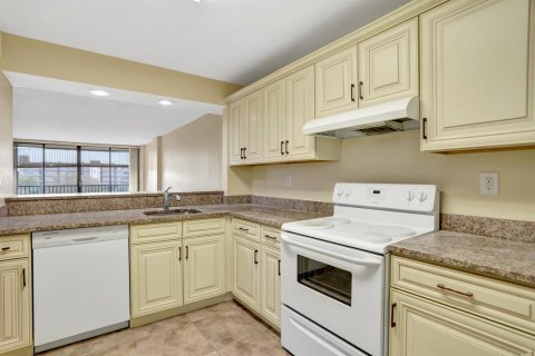 Copropriété à louer à Boca Raton, Floride: 2 chambres, 93.83 m2 № 2252010 - photo 9