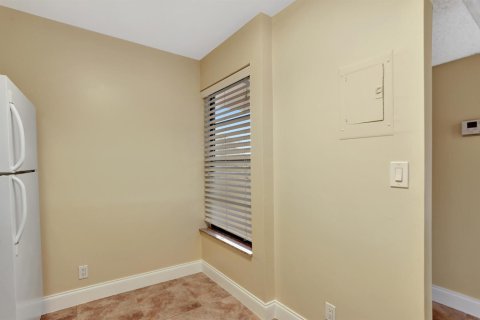 Copropriété à louer à Boca Raton, Floride: 2 chambres, 93.83 m2 № 2252010 - photo 7