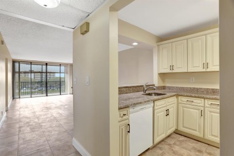 Copropriété à louer à Boca Raton, Floride: 2 chambres, 93.83 m2 № 2252010 - photo 4
