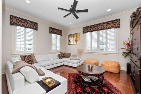 House in Four Corners, Florida 4 bedrooms, 450.3 sq.m. № 1916041 - photo 7