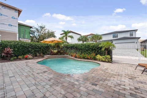 House in Four Corners, Florida 4 bedrooms, 450.3 sq.m. № 1916041 - photo 20