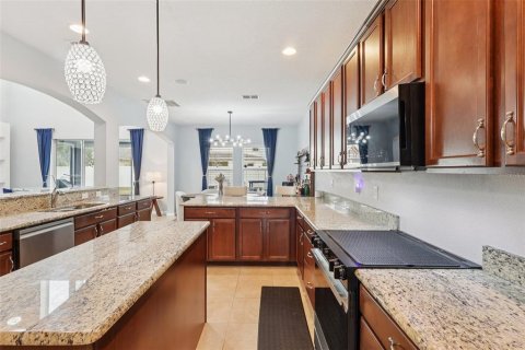 House in Orlando, Florida 4 bedrooms, 353.68 sq.m. № 2239816 - photo 13