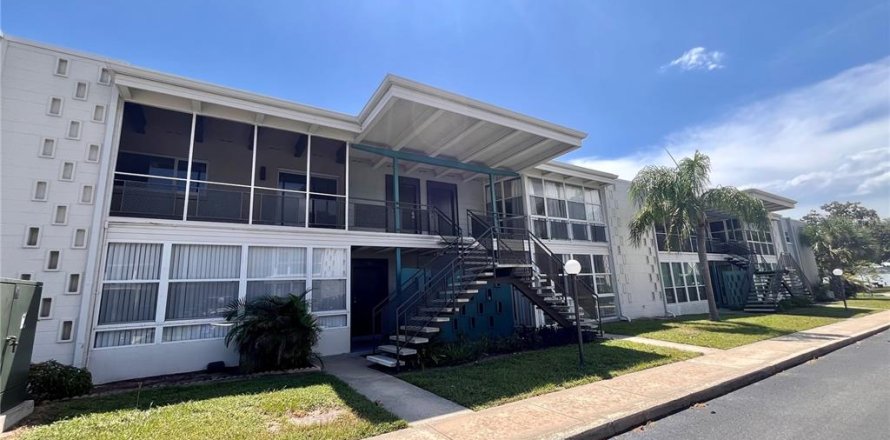 Condominio en Winter Park, Florida, 2 dormitorios  № 2333970