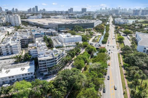 Condo in Miami Beach, Florida, 1 bedroom  № 2432535 - photo 13