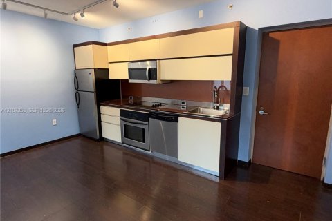 Condo in Miami Beach, Florida, 1 bedroom  № 2432535 - photo 28