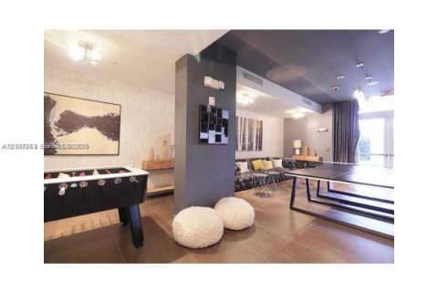 Condo in Miami Beach, Florida, 1 bedroom  № 2432535 - photo 17