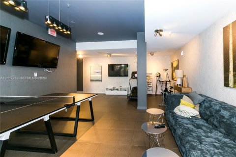 Condo in Miami Beach, Florida, 1 bedroom  № 2432535 - photo 18