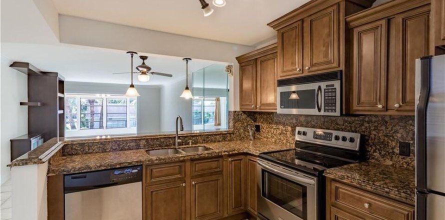 Condo in Delray Beach, Florida, 1 bedroom  № 2249563