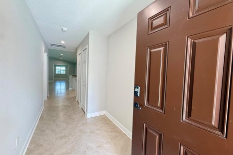 House in St. Lucie, Florida 3 bedrooms, 169.18 sq.m. № 2185040 - photo 20