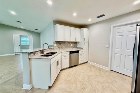 House in St. Lucie, Florida 3 bedrooms, 169.18 sq.m. № 2185040 - photo 25