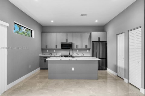 Casa en venta en Hallandale Beach, Florida, 3 dormitorios, 148.64 m2 № 2378870 - foto 10