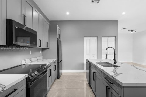 Casa en venta en Hallandale Beach, Florida, 3 dormitorios, 148.64 m2 № 2378870 - foto 11