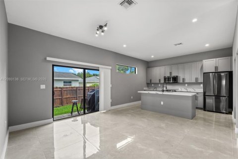 Casa en venta en Hallandale Beach, Florida, 3 dormitorios, 148.64 m2 № 2378870 - foto 9