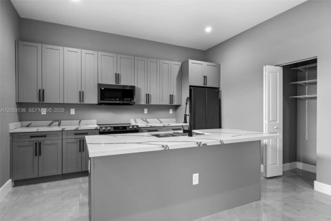 Casa en venta en Hallandale Beach, Florida, 3 dormitorios, 148.64 m2 № 2378870 - foto 13