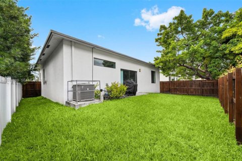 Casa en venta en Hallandale Beach, Florida, 3 dormitorios, 148.64 m2 № 2378870 - foto 29