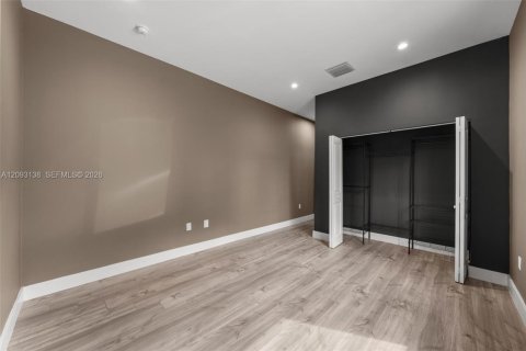 Casa en venta en Hallandale Beach, Florida, 3 dormitorios, 148.64 m2 № 2378870 - foto 17