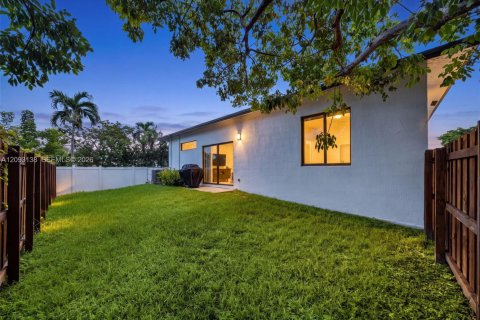 Casa en venta en Hallandale Beach, Florida, 3 dormitorios, 148.64 m2 № 2378870 - foto 26