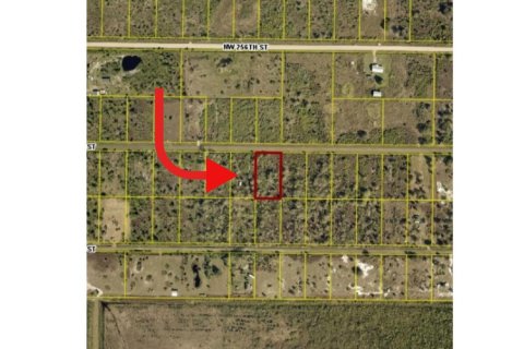 Propiedad comercial en Okeechobee, Florida № 2169642
